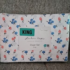 Blue and White Floral Bedding Sheets